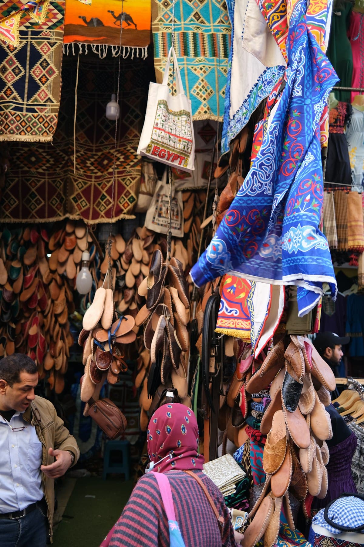 Bustling market in Cairo, Egypt — shopping guide