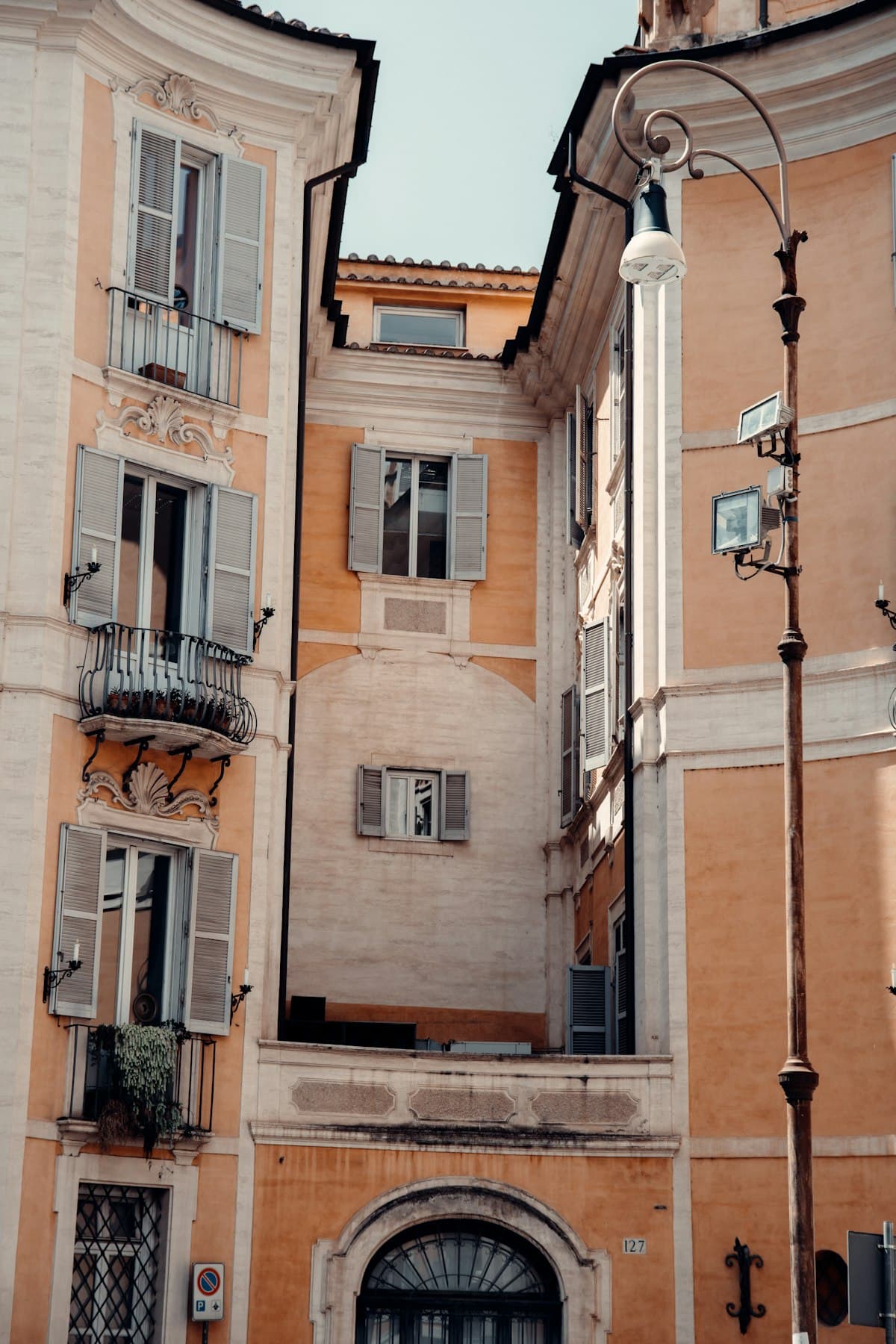Charming neighborhood street in Rome, Italy — where to stay guide