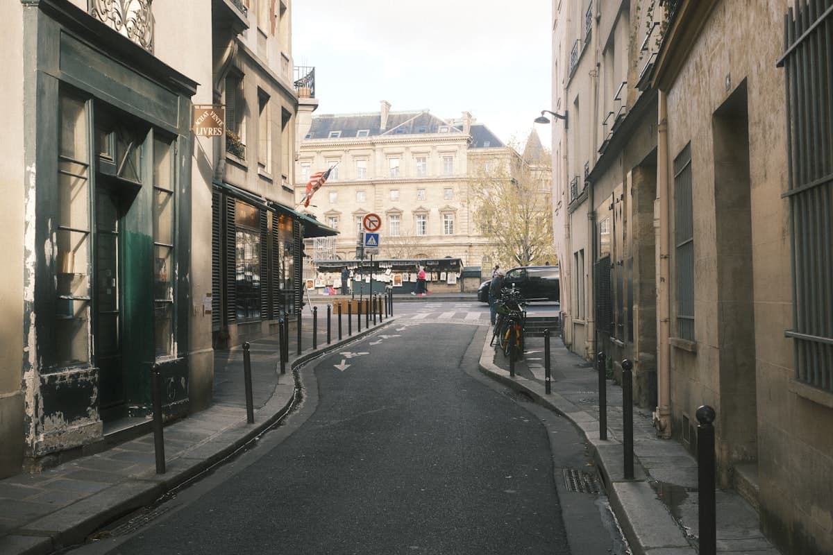 Budget-friendly street scene in Paris, France
